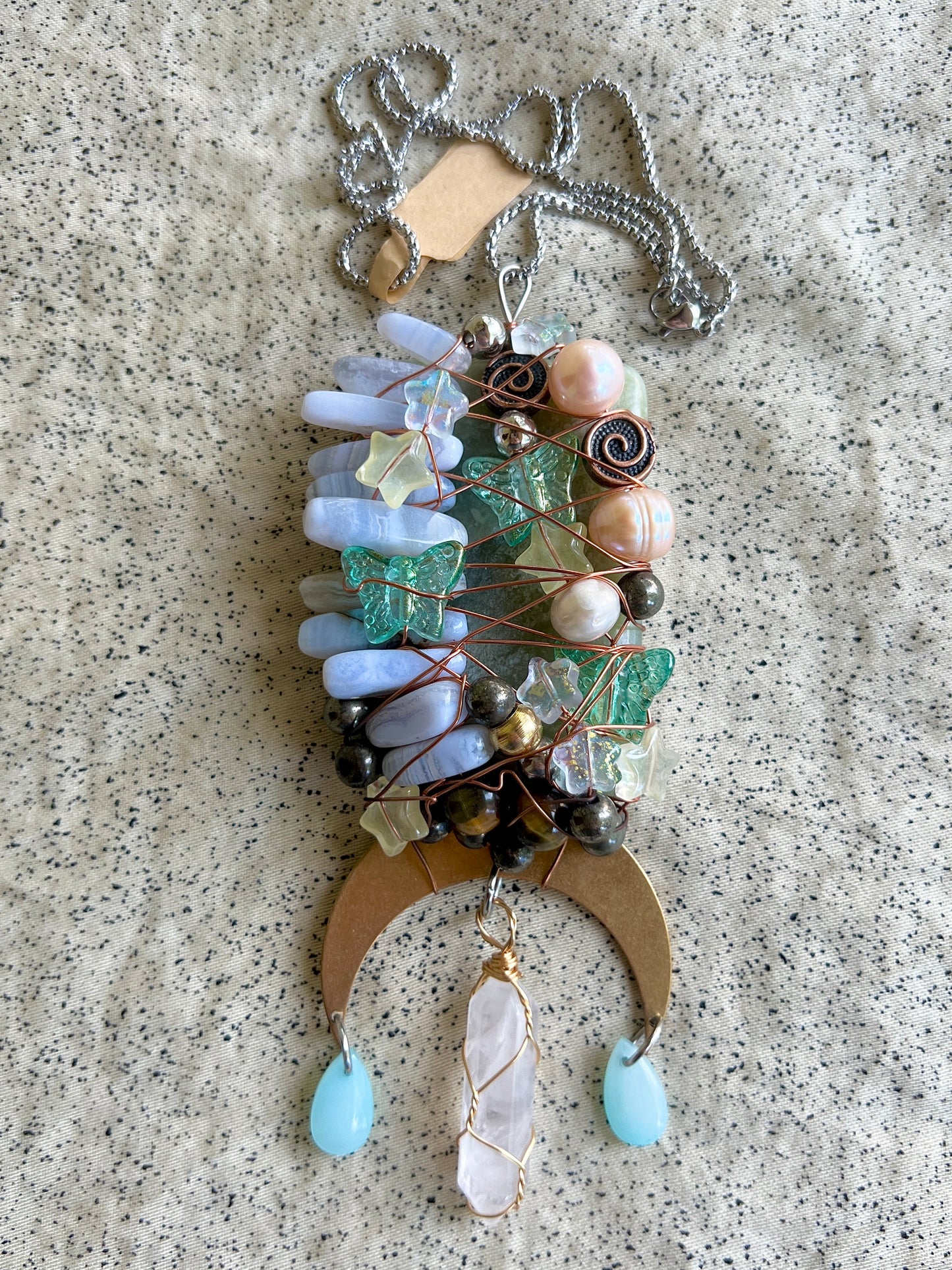 Endless Abyss - Gemstone & Pearl Quest Amulet