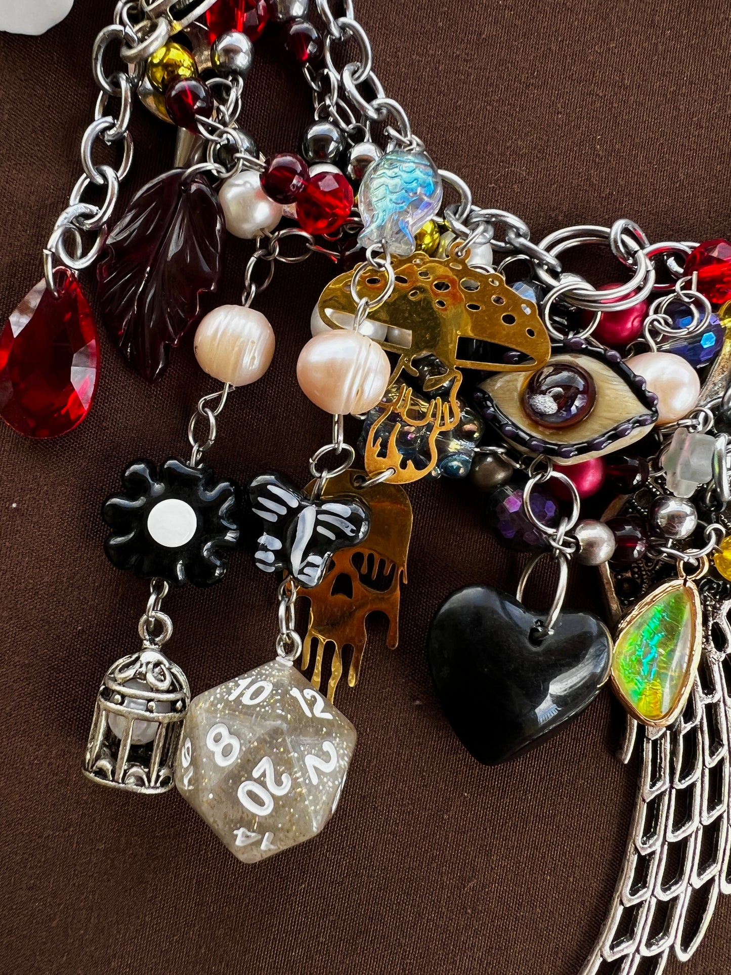 >Second Hand< Sinner’s Dinner - Glass Fantasy Chain