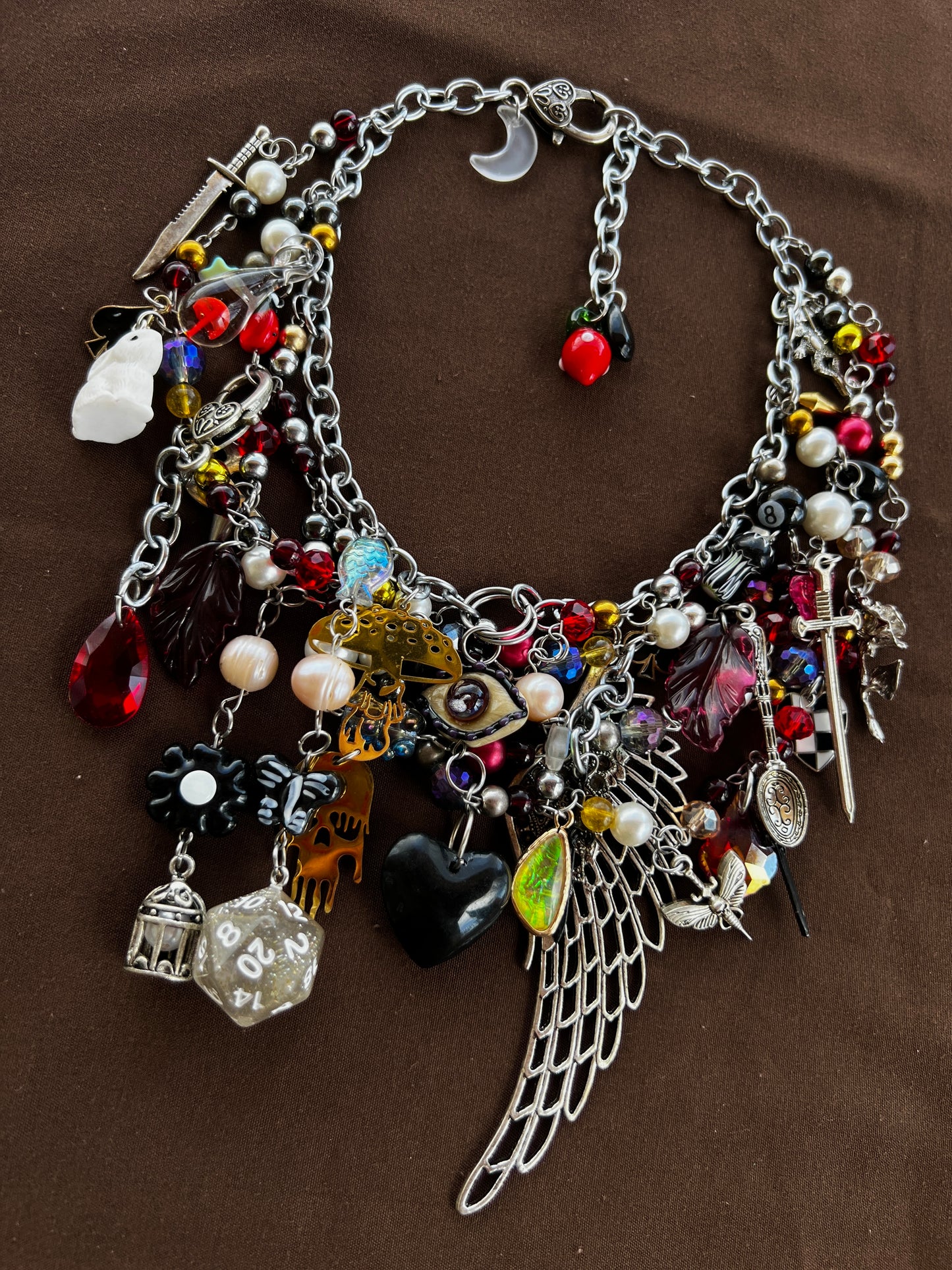 >Second Hand< Sinner’s Dinner - Glass Fantasy Chain