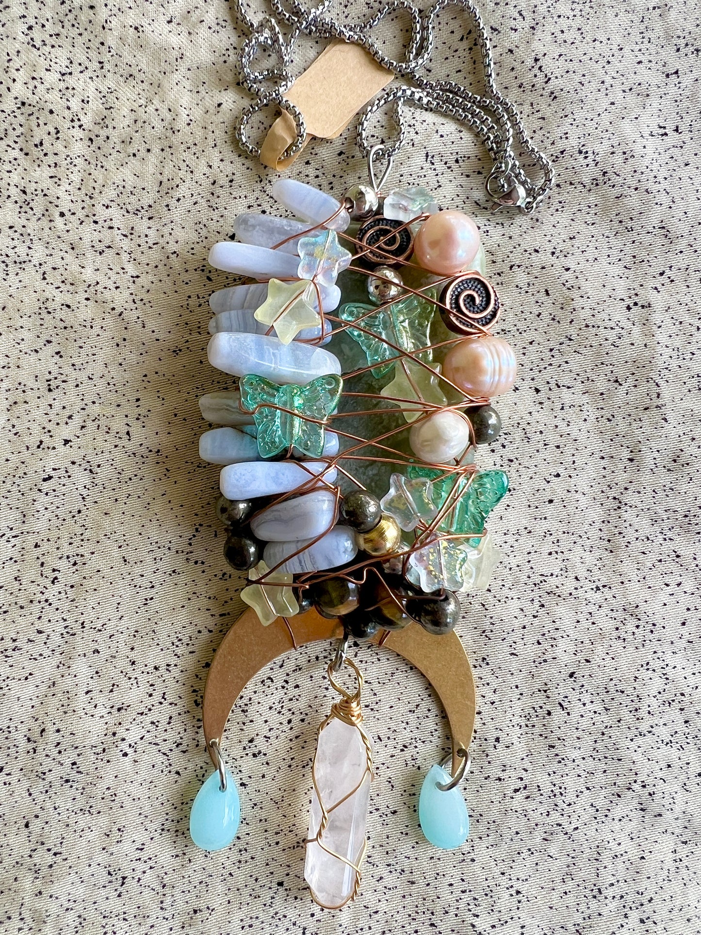 Endless Abyss - Gemstone & Pearl Quest Amulet