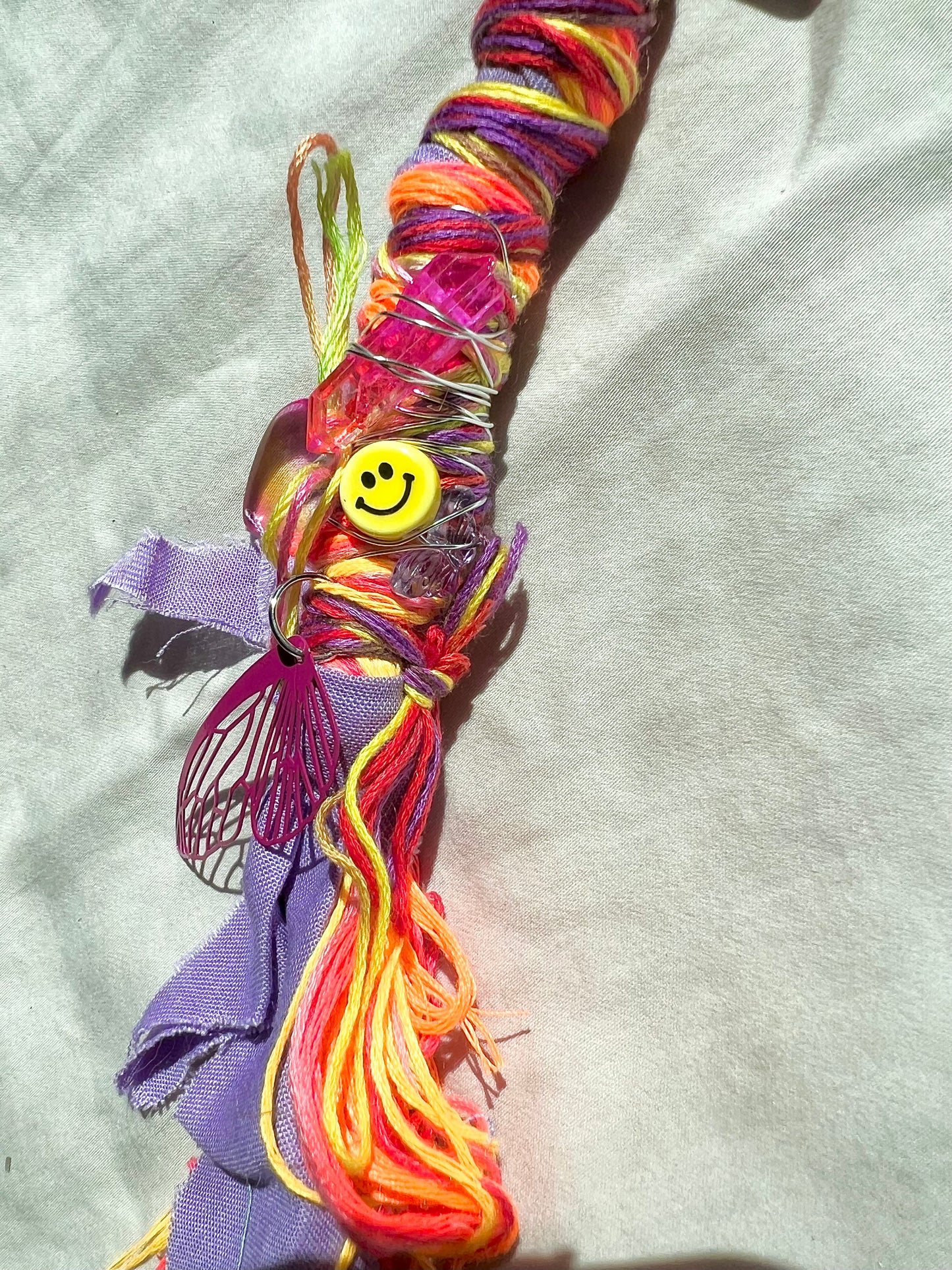 Don’t Worry, Be Happy 8IN Mystic Hair Wrap