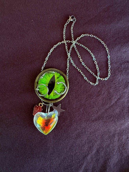 Pendant on 18 inch chain