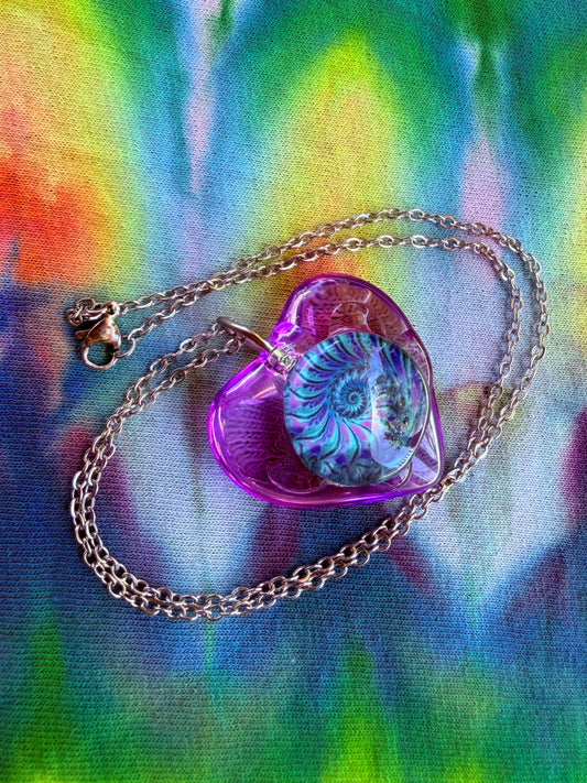Reflective River - Portal Heart Pendant + 18 inch chain i
