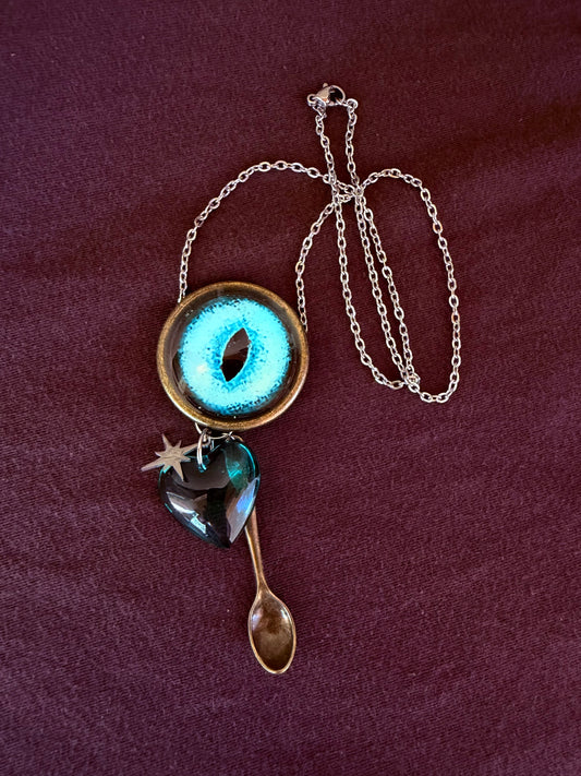 Pendant on 18 inch chain