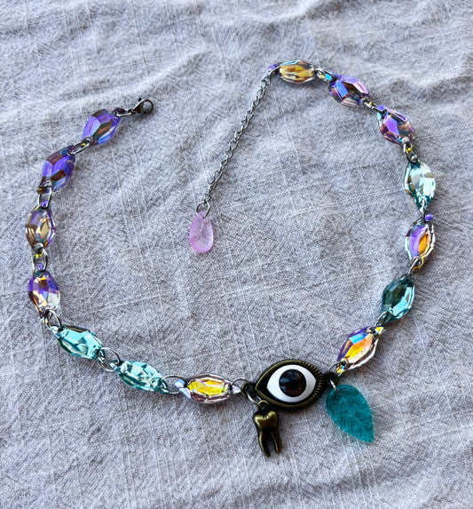 Magic Tooth - Resin Crystal Third Eye Choker