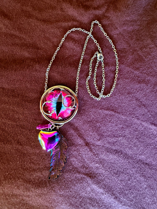 Pendant on 18 inch chain