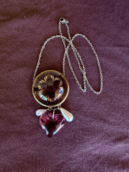 Pendant on 18 inch chain